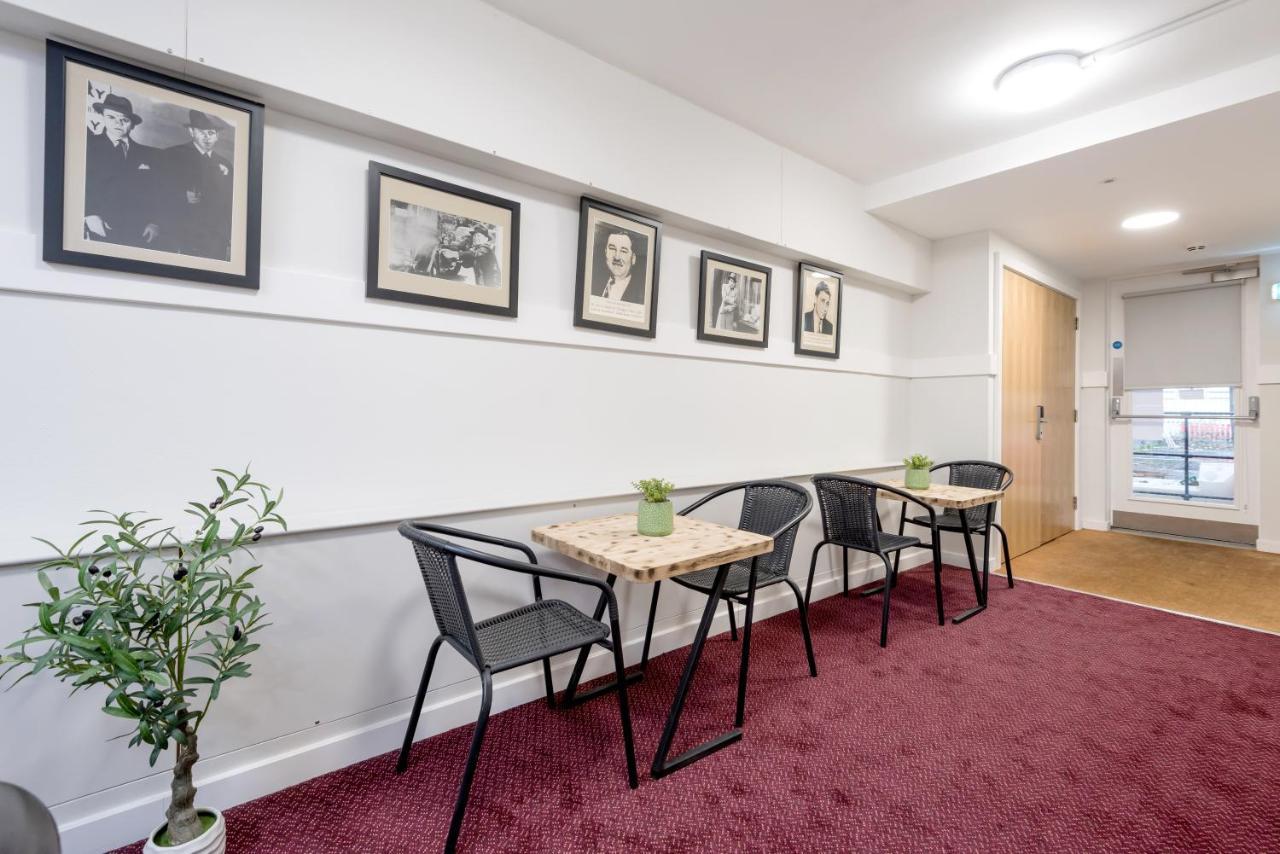 Smith Place Hotel EDI Buitenkant foto